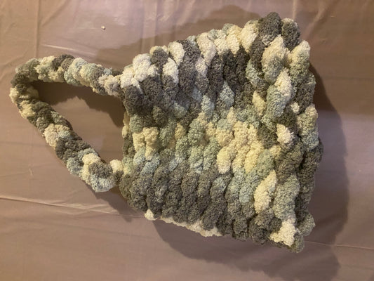 Chunky crochet handbag